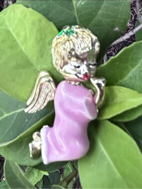 Vintage Beatrix Pink Enamel Angel Brooch Pin Unsigned Mid Century Cherub
